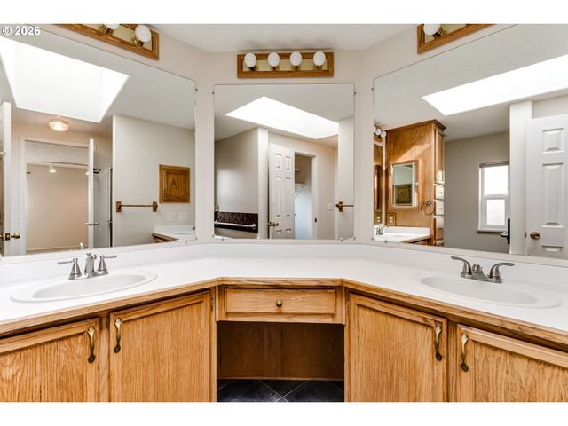 5320 BURKE St, Eugene, OR 97402