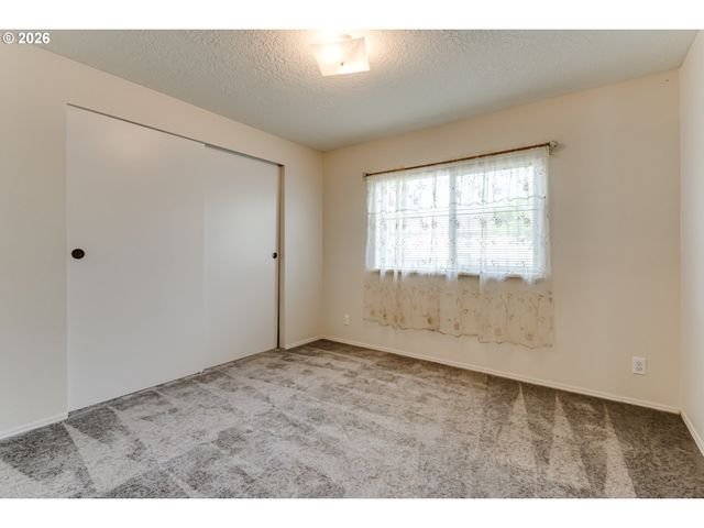 5320 BURKE St, Eugene, OR 97402