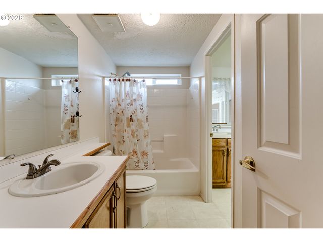 5320 BURKE St, Eugene, OR 97402