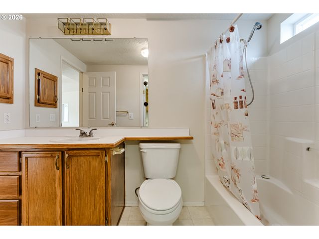 5320 BURKE St, Eugene, OR 97402