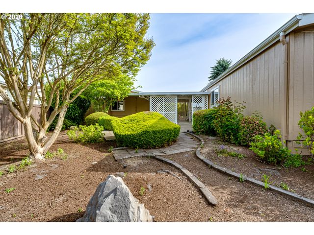 5320 BURKE St, Eugene, OR 97402