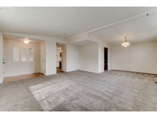 5320 BURKE St, Eugene, OR 97402