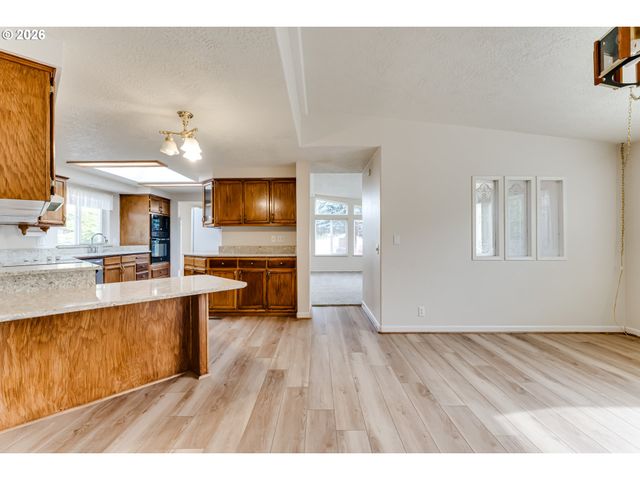 5320 BURKE St, Eugene, OR 97402