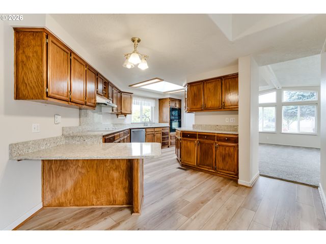 5320 BURKE St, Eugene, OR 97402