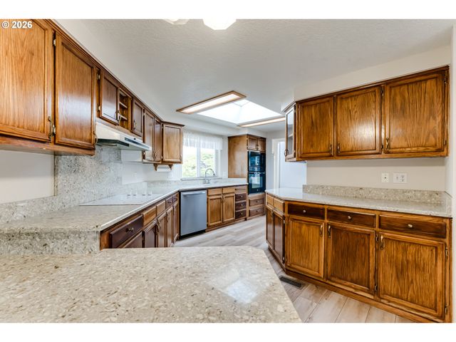 5320 BURKE St, Eugene, OR 97402