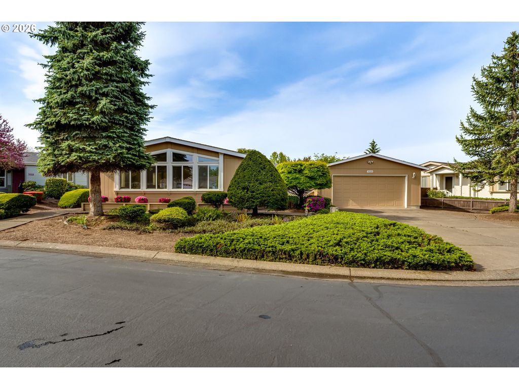 5320 BURKE St, Eugene, OR 97402