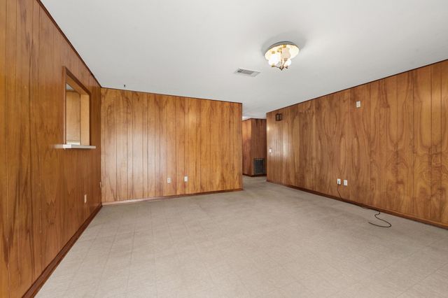 519 Dan Street, East Bernard, TX 77435
