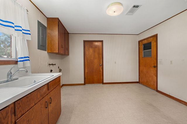 519 Dan Street, East Bernard, TX 77435