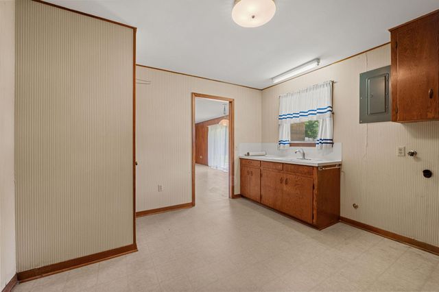 519 Dan Street, East Bernard, TX 77435