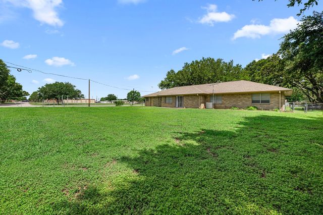 519 Dan Street, East Bernard, TX 77435