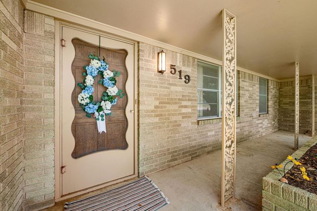 519 Dan Street, East Bernard, TX 77435