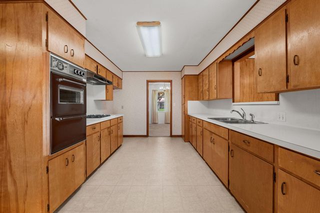 519 Dan Street, East Bernard, TX 77435