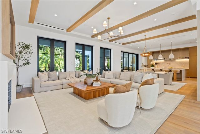 745 Pectin RD, Naples, FL 34102