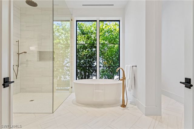 745 Pectin RD, Naples, FL 34102