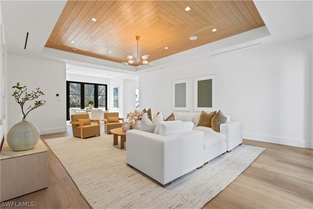 745 Pectin RD, Naples, FL 34102