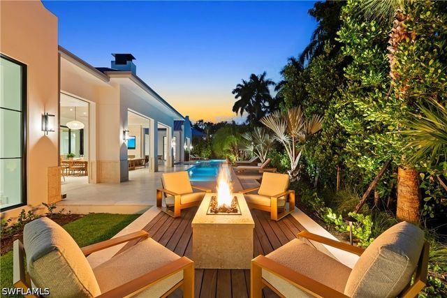745 Pectin RD, Naples, FL 34102