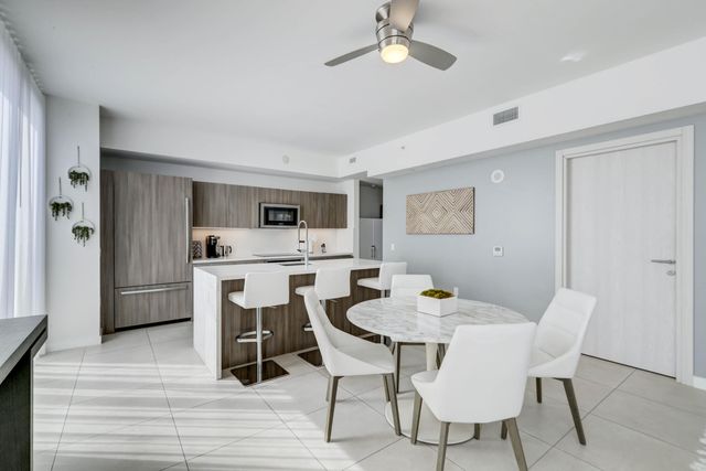 401 N Birch Road Th3, Fort Lauderdale, FL 33304