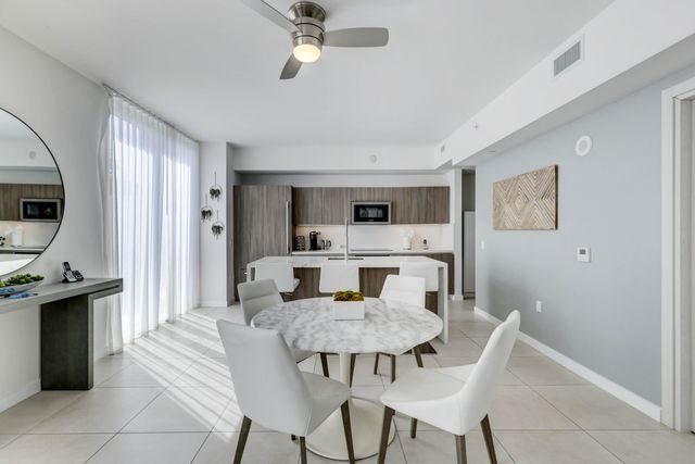 401 N Birch Road Th3, Fort Lauderdale, FL 33304