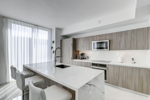 401 N Birch Road Th3, Fort Lauderdale, FL 33304