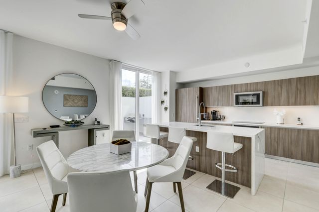 401 N Birch Road Th3, Fort Lauderdale, FL 33304