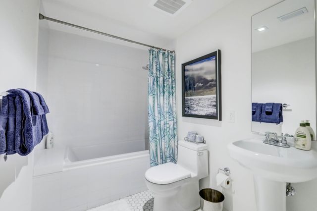 401 N Birch Road Th3, Fort Lauderdale, FL 33304