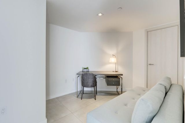 401 N Birch Road Th3, Fort Lauderdale, FL 33304