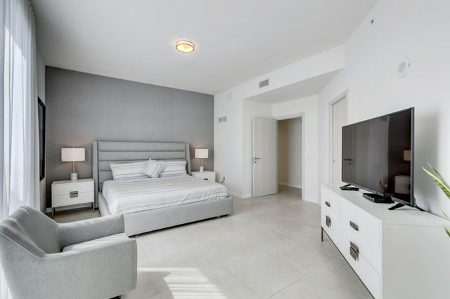 401 N Birch Road Th3, Fort Lauderdale, FL 33304