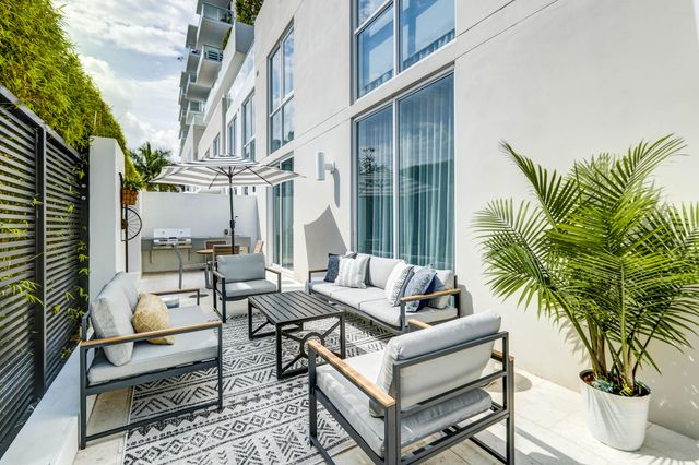 401 N Birch Road Th3, Fort Lauderdale, FL 33304