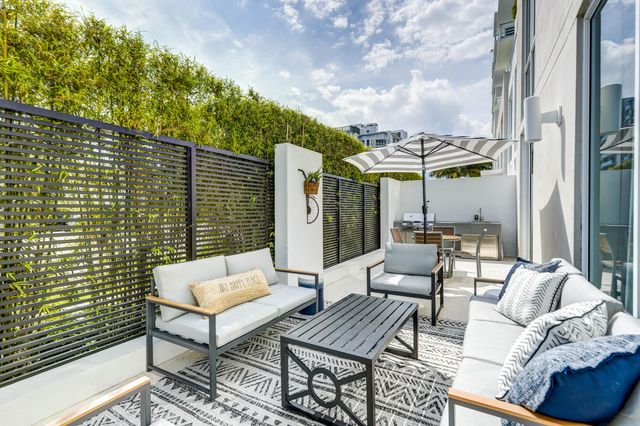 401 N Birch Road Th3, Fort Lauderdale, FL 33304