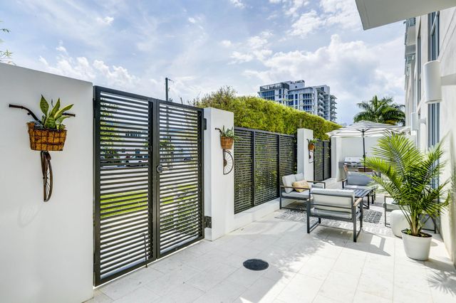 401 N Birch Road Th3, Fort Lauderdale, FL 33304