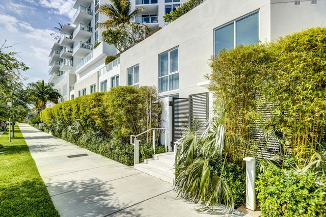 401 N Birch Road Th3, Fort Lauderdale, FL 33304