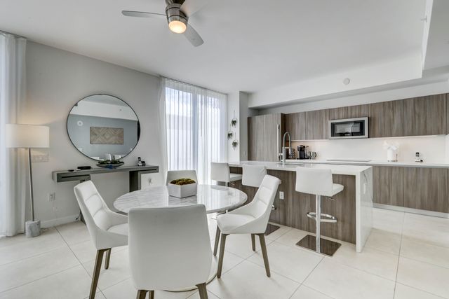 401 N Birch Road Th3, Fort Lauderdale, FL 33304