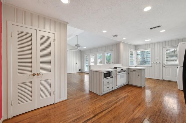 4807 Creekbend Drive, Houston, TX 77035