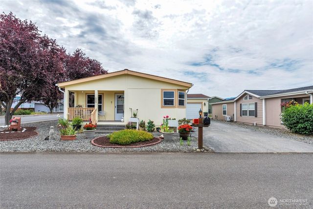 523 N 7th Avenue, Sequim, WA 98382
