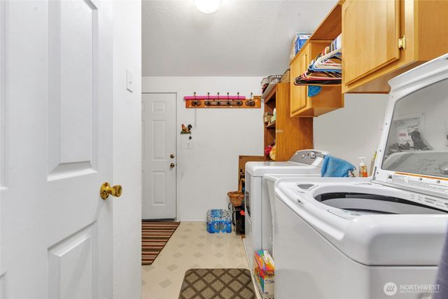 523 N 7th Avenue, Sequim, WA 98382