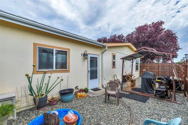 523 N 7th Avenue, Sequim, WA 98382
