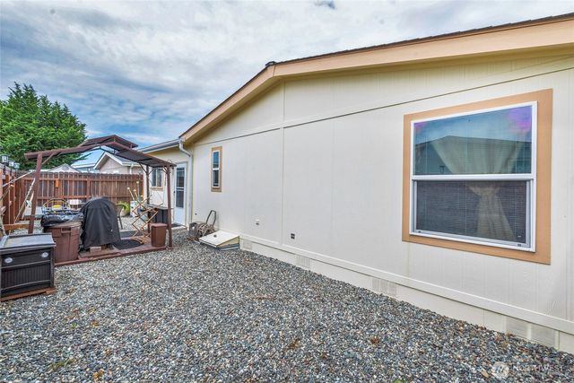 523 N 7th Avenue, Sequim, WA 98382