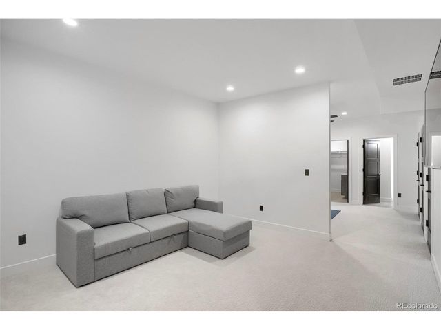 2071 S Grant St, Denver, CO 80210