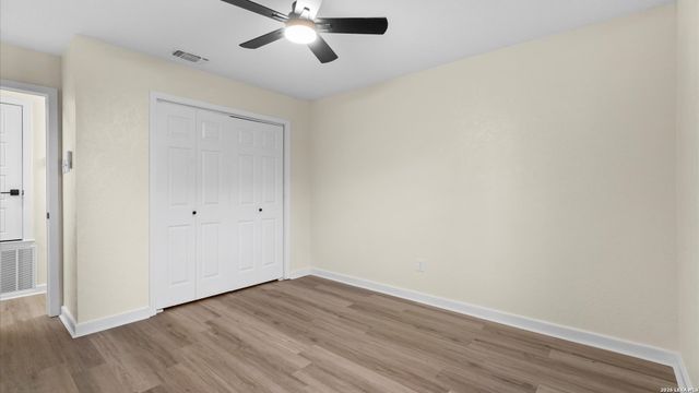 300 Ridge Crest, Seguin, TX 78155