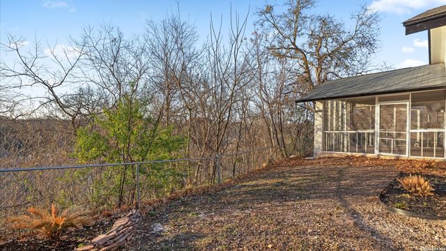 300 Ridge Crest, Seguin, TX 78155