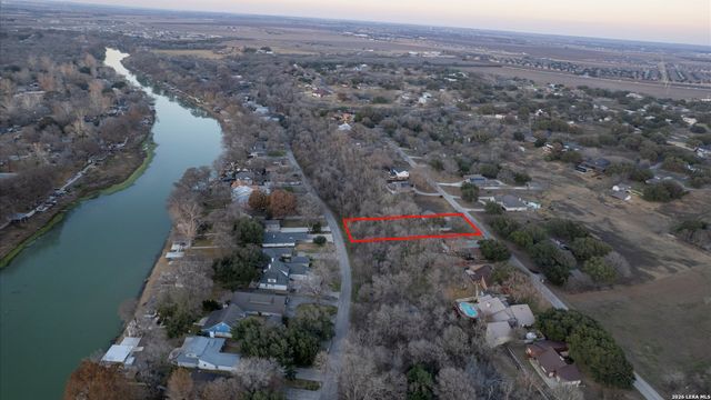 300 Ridge Crest, Seguin, TX 78155