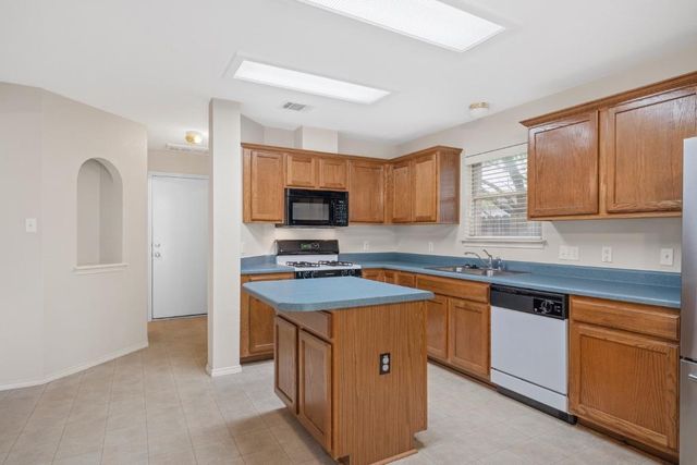 1401 Thibodeaux DR, Round Rock, TX 78664
