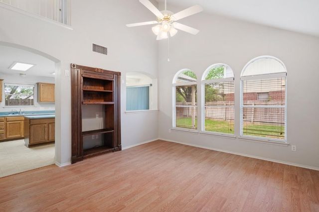 1401 Thibodeaux DR, Round Rock, TX 78664