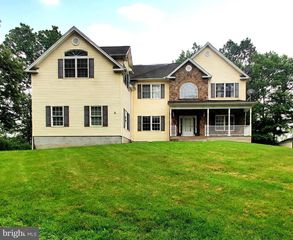 114 HILDA CT, East Stroudsburg, PA 18301