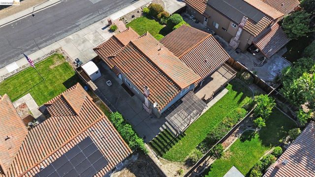 1627 Geyser Cir, Antioch, CA 94509