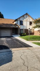 826 Thornton Court 2AL, Schaumburg, IL 60193