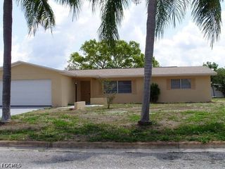 217 Jayview AVE, Lehigh Acres, FL 33936