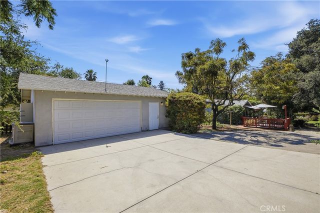 547 E Woodbury Road, Altadena, CA 91001