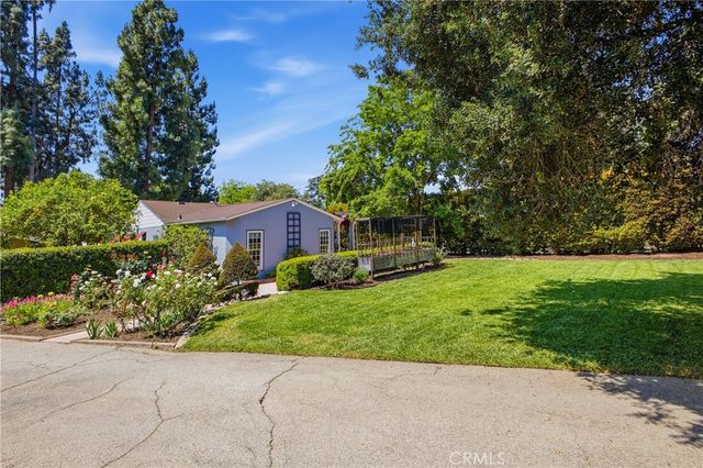 547 E Woodbury Road, Altadena, CA 91001