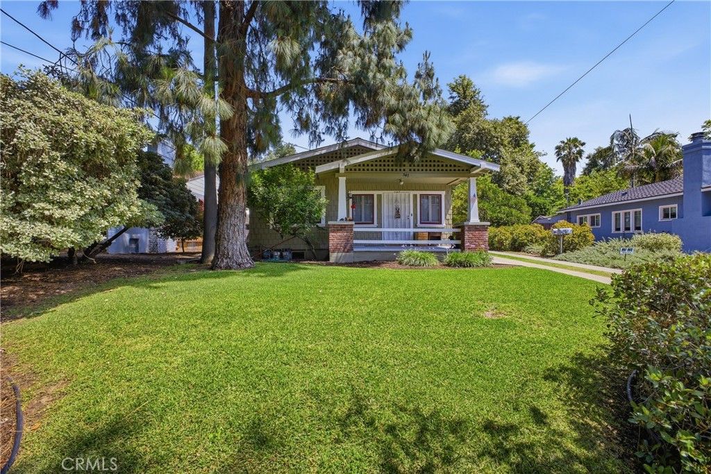 547 E Woodbury Road, Altadena, CA 91001